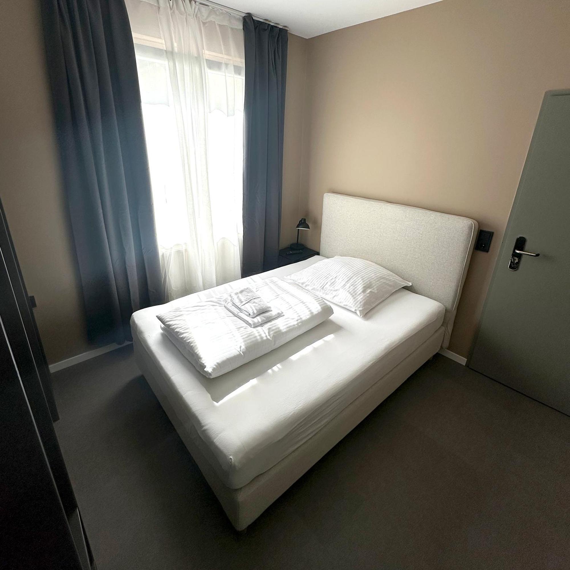 Benztown Hotel Gaestehaus Stuttgart Bagian luar foto